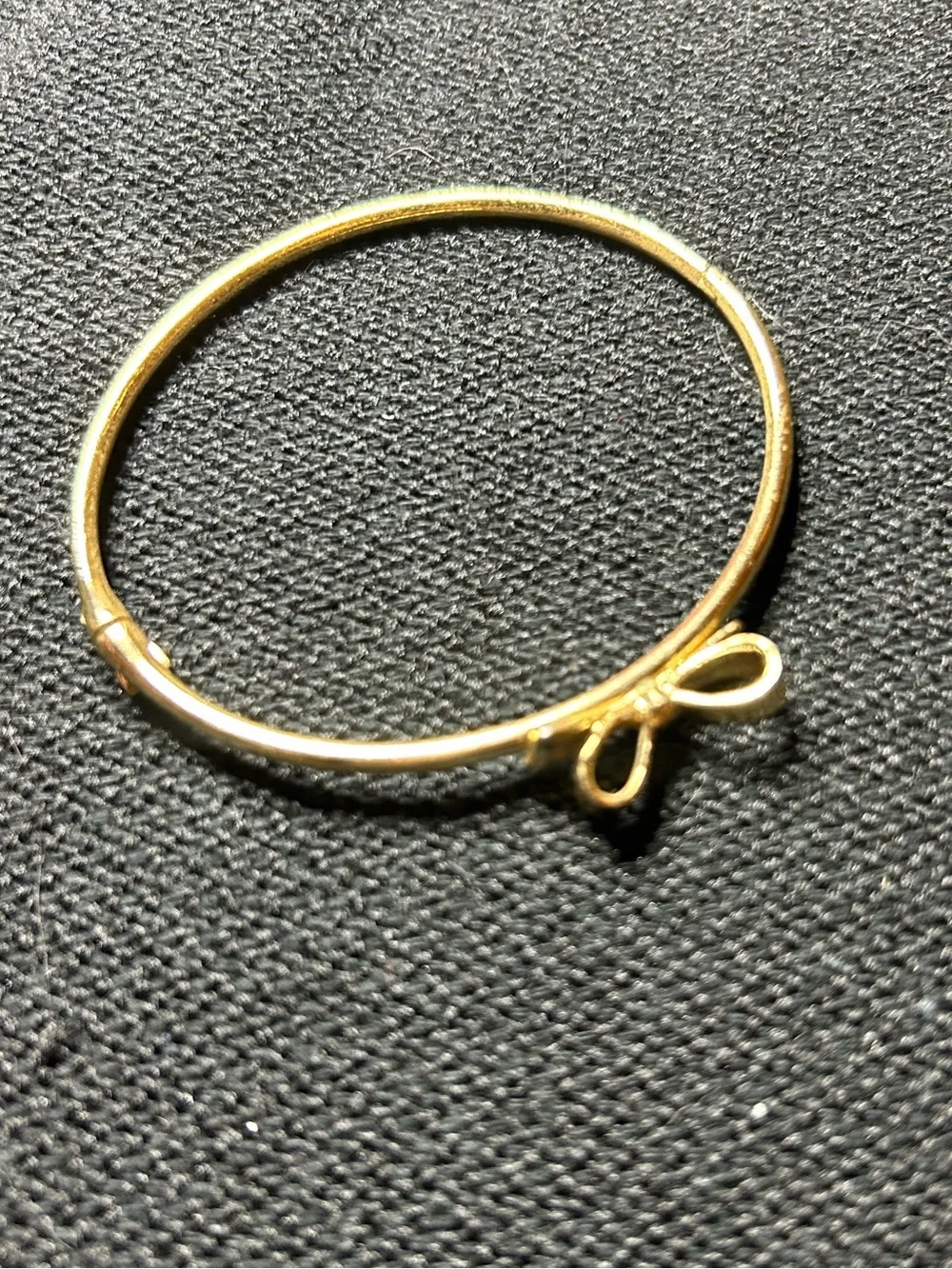 Kate Spade Gold‑Tone Bow Hinge Bangle Bracelet – Classic & Feminine - Picture 5 of 7